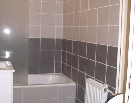 f2 meuble avec parking