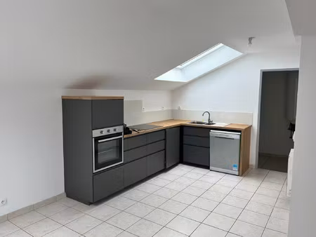 location appartement 4 pièces à dinéault (29150) : à louer 4 pièces / 89m² dinéault