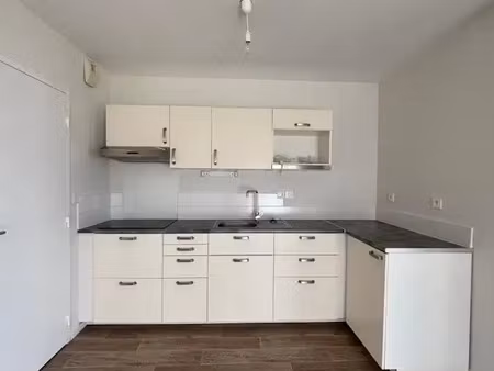 location appartement 2 pièces à saint-avé (56890) : à louer 2 pièces / 46m² saint-avé