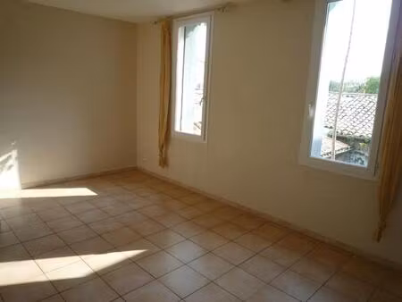 t2 de 59 20 m² centre ville - rue saint claude