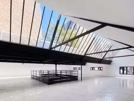 location bureaux 901m²
