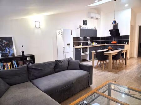 maison de village traversante 164m²  t6 rénovée à de solliè