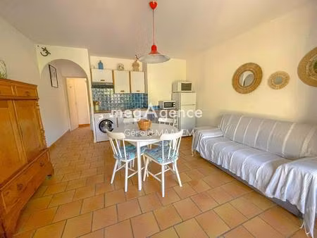 appartement 2 pièces avec parking privatif  résidence piscine à cavalaire-sur-mer