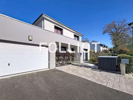 maison de grand standing à vendre à liffré - 6 pièces  140 m²