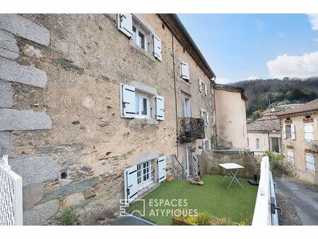 maison en pierre sur le chemin de saint-jacques-de-compostelle