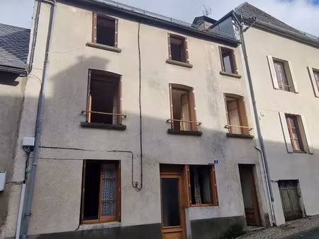 maison à tauves (63690)