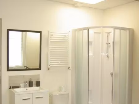 studio étudiant / alternant avec eau  gaz  électricité fibre et taxe ordures incluses