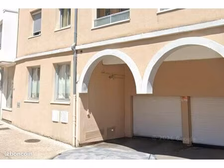 parking souterrain sécurisé 1er square de la république