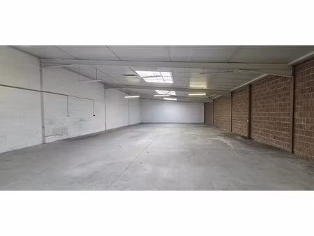 location entrepôt 380 m²