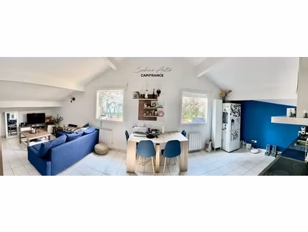 gleizé - t2+ atypique 64 m² au sol – dernier étage – esprit maison avec parking