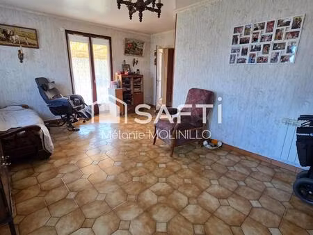 pavillon de plain-pied sur sous-sol de 1980 à conforter édifiée sur un terrain de 5042 m²