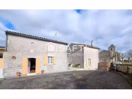charentaise de caractere au coeur de montils !