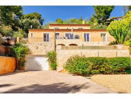 villa de prestige avec ascenseur- ollioules  limite sanary-s