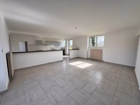 location maison à saint-hilaire-de-chaléons (44680) : à louer / 105m² saint-hilaire-de-cha