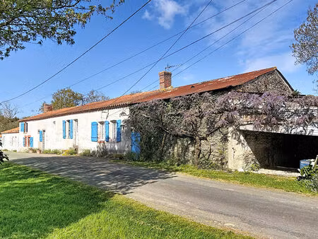à vendre : charmante maison de 7 pièces avec vaste terrain à la garnache