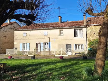 vente propriété 5 pièces 85 m² à saint-claud (16450)  62 000 €