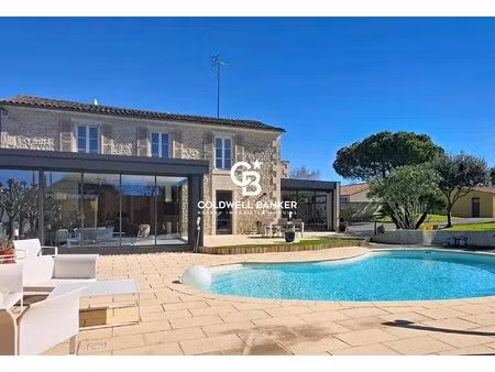 propriété de charme avec piscine aux portes du massif merventais