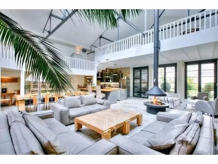 cannes centre - loft atypique - hauteur sous plafond