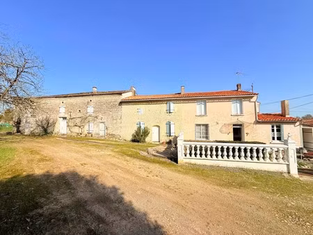 vente maison 4 pièces 135 m² à doeuil-sur-le-mignon (17330)  175 000 €