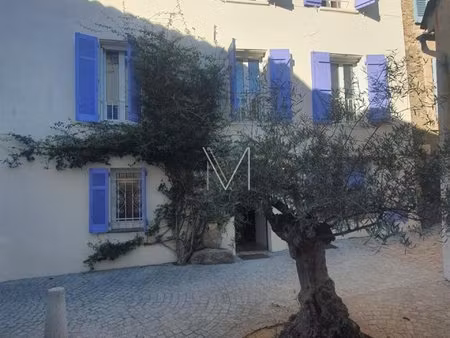 en exclusivite // maison de village avec toit terrasse en plein coeur du plan de la tour