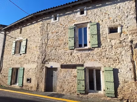 vente maison 7 pièces 286 m² à chasseneuil-sur-bonnieure (16260)  149 000 €