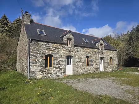 vente propriété 3 pièces 87 m² à rostrenen (22110)  149 900 €