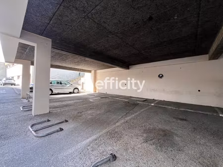 parking - 14 m²