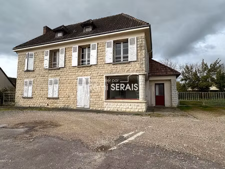 maison ancienne avec dépendances et fort potentiel à bons-tassilly