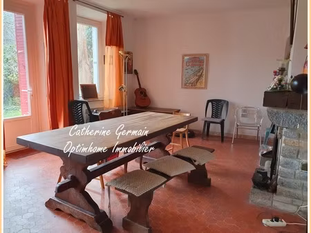 a lespinassière ; a vendre en exclusivité ; maison de village 117m² + jardin + 2 châtaigne