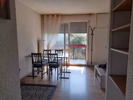 location appartement 1 pièce 27 m² à aix-en-provence (13080)
