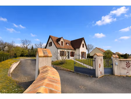 vente maison 5 pièces 131 m² à saint-caprais (18400)  196 100 €