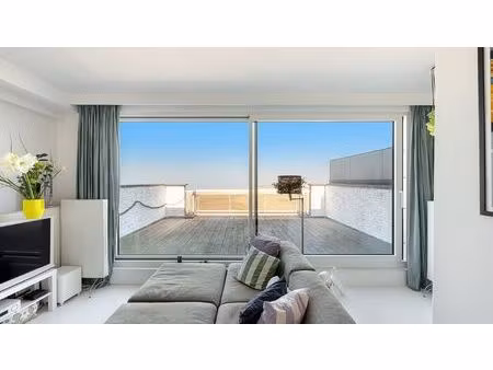 mooie penthouse met zicht op zee en hinterland