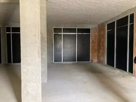 vente commerce 473 m²