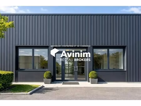 location local d'activités 150 m²