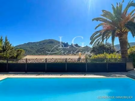 maison de luxe à vendre à fréjus : 690 000 € | 183m²