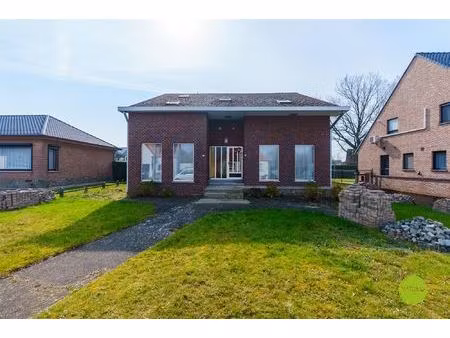 woning met 8 slaapkamers en veel potentieel te herk-de-stad