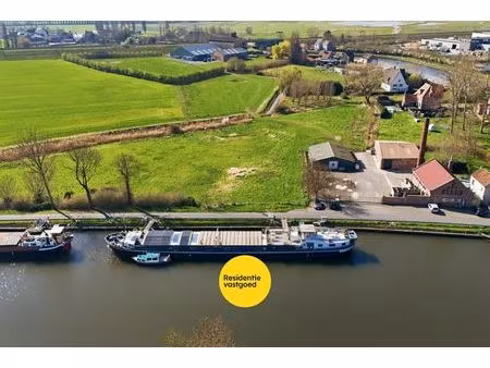 unieke woonboot met b&b en vergunde ligplaats in plassendale