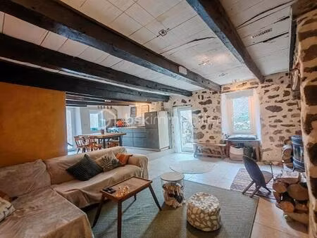 maison en pierre de 80 m² à saint-barthelemy-le-meil