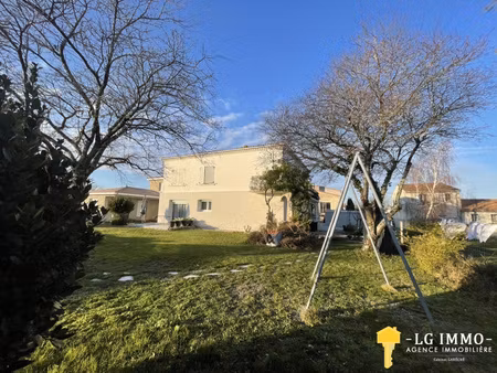 un appartement de 100 m2 donnant sur deux terrasses et le ja