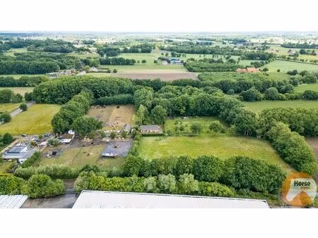 itegem - rustig gelegen woning en bijgebouw op 2 4ha