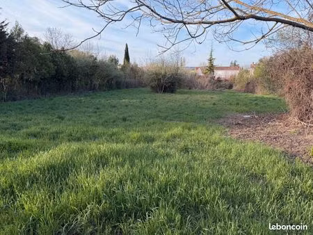 terrain 750 m² gardanne