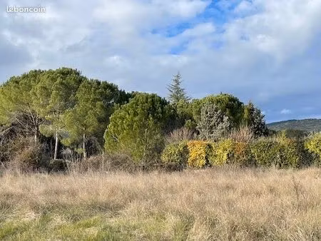 terrain 916 m² lauris