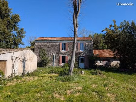 maison 8 pièces 214 m²