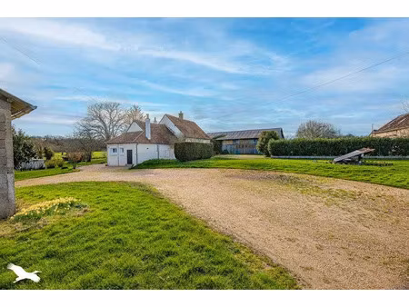 vente maison 6 pièces 120 m² à saint-nicolas-des-motets (37110)  228 975 €