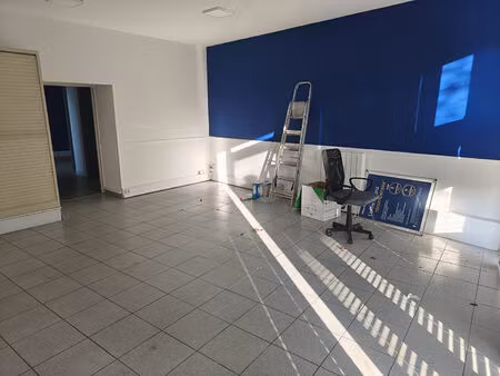 vente local commercial 2 pièces  53.00m²  machecoul