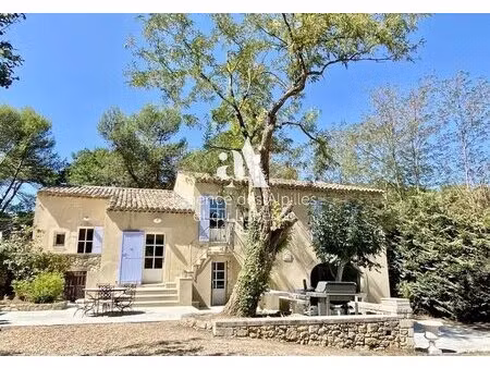 oppède- bastide au calme avec piscine