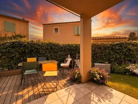 t2 en rez-de-jardin de 35 m2 avec terrasse et jardin à luynes  à deux pas du centre