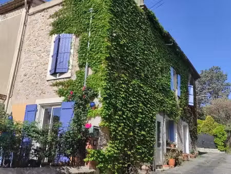 maison avec terrasse et vue imprenable sur les corbières