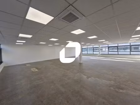 location bureaux 140 m²