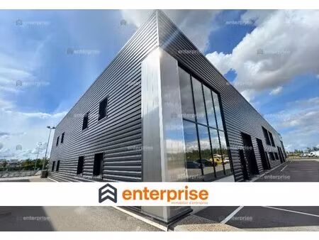 location local d'activités 307 m²